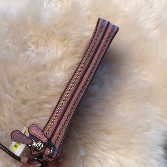 NWT Coach Wristlet / Wallet - Picture 2 of 5